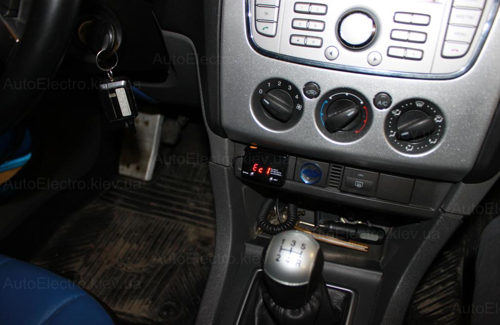Установка усилителя педали газа (буст контроллер) ZEIGEN i-Boost на Ford Focus II