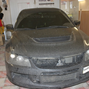 Mitsubishi Lancer 9 EVO установка камеры заднего вида и ксенона