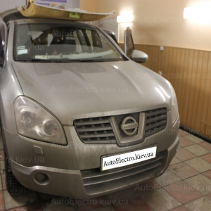 Nissan Qashqai установка потолочного монитора