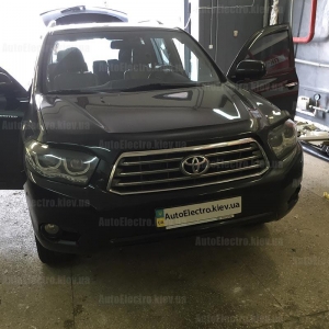 Toyota Highlander 2008 г.в. - установка системы контроля слепых зон и зеркала регистратора