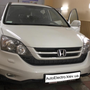 Установка штатной магнитолы и камеры заднего вида на Honda CRV