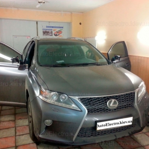 Lexus RX 350 2013 г. установка датчиков мертвых зон
