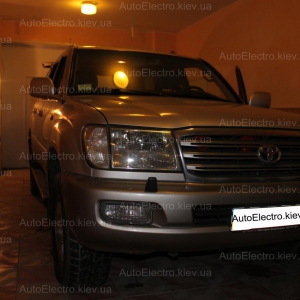 Установка штатной камера заднего вида на Toyota Land Cruiser 100