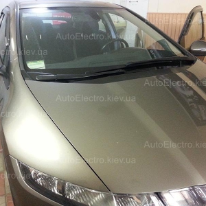 Установка зеркала видеорегистратора и камеры заднего вида на Honda Civic 5D 2008 г.в.